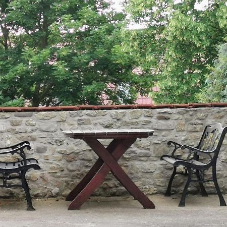 Ruhige Ferienwohnung Im Gutshaus Niederorschel Esterno foto