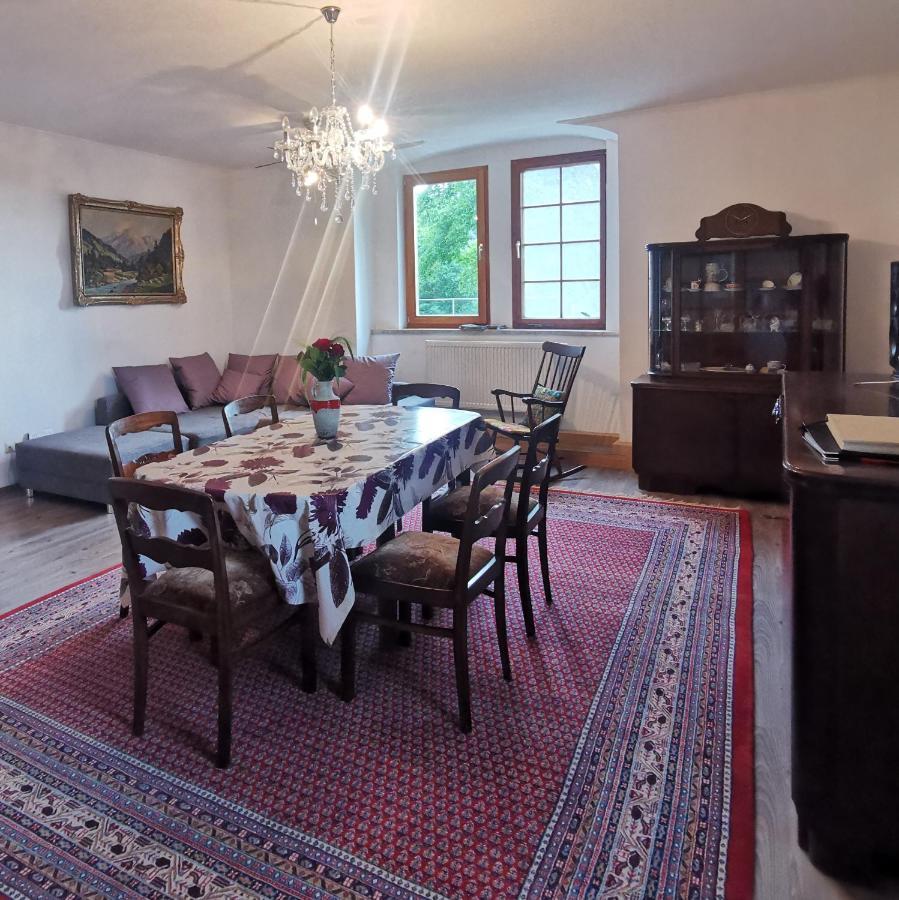 Ruhige Ferienwohnung Im Gutshaus Niederorschel Esterno foto