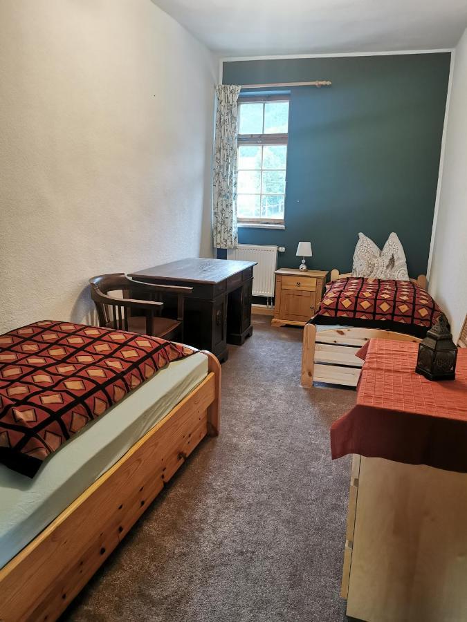 Ruhige Ferienwohnung Im Gutshaus Niederorschel Esterno foto